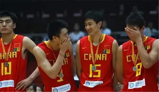 官方网站-两场世预赛过后，中国男篮已经告别了广东时代